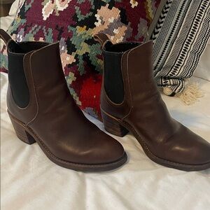 Red Wing Harriet Herled Chelsea Boot